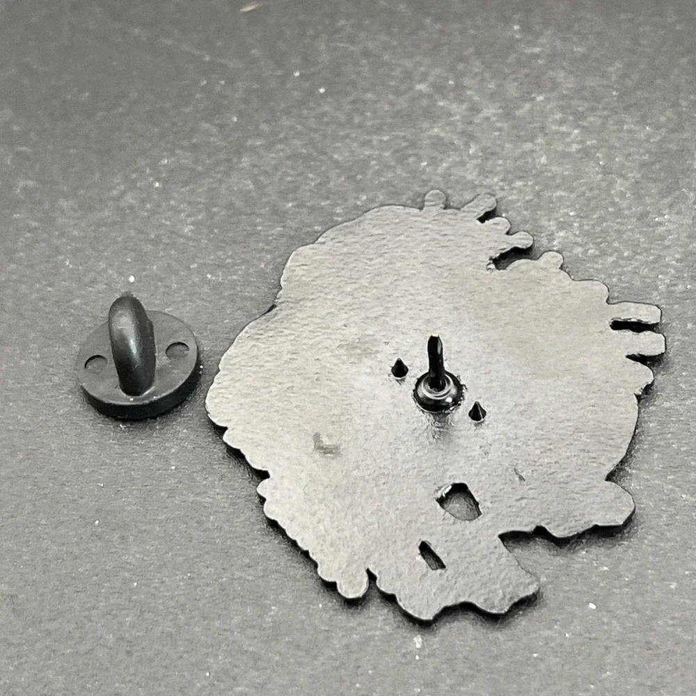 Zombie Head‎ Eyeball On A Skateboard Lapel Hat Pin